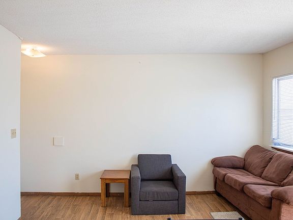 4th image of 907 W Oregon St #1689