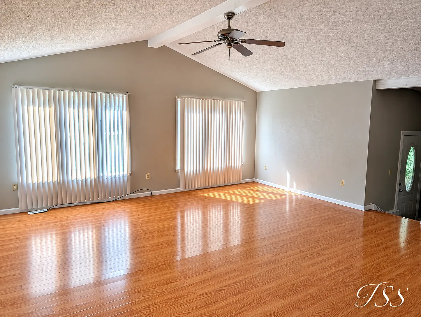2 bed, 1200 sqft, $1,595 — Photo 3