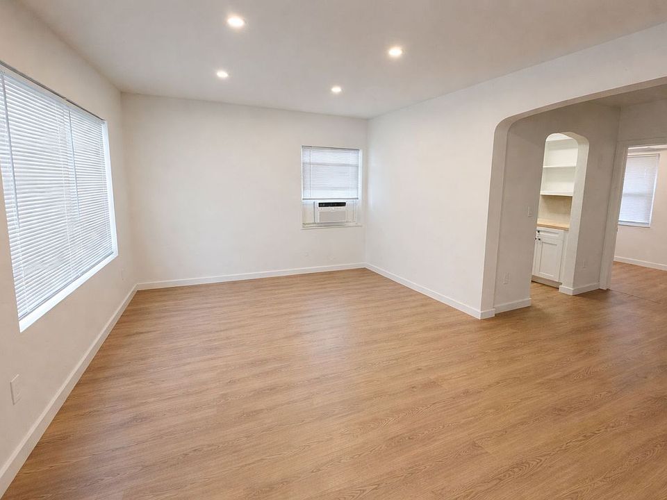 1st image of 255 NW 32nd St #1