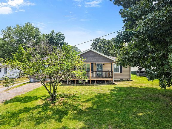 2nd image of 638 Hickory Ln