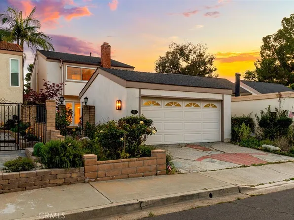 54 Willow Tree Ln, Irvine, CA 92612