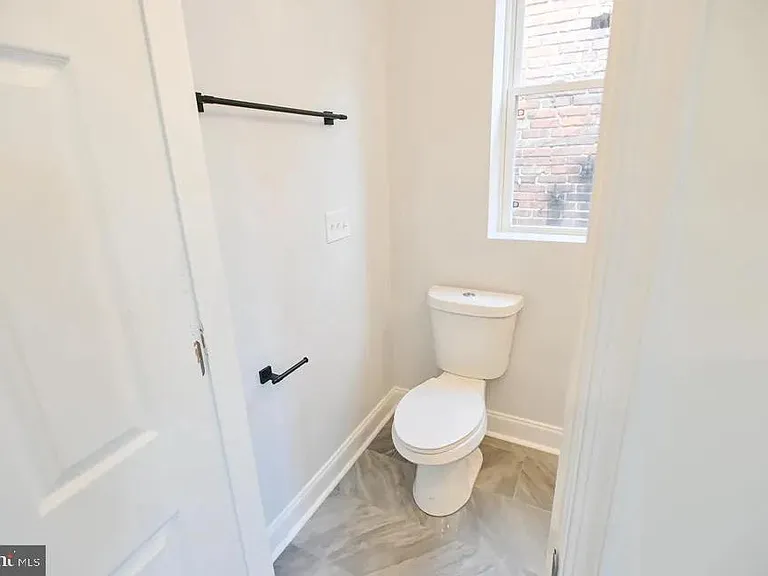 1227 Washington Blvd — Photo 12