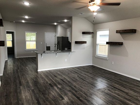 5th image of 1016 S Kingfisher Ln