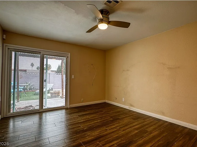 3956 Clear View Dr — Photo 19