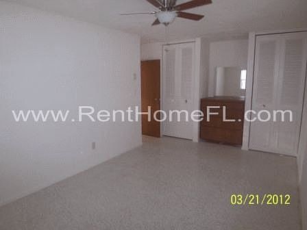 4th image of 525 Country Club Dr