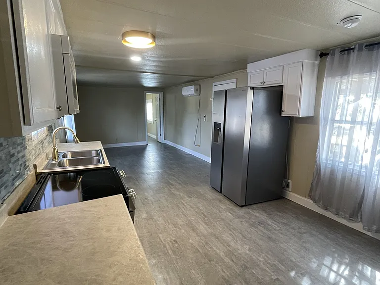 2715 Woodlawn Blvd — Photo 24