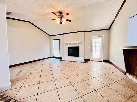 5th image of 6218 Woody Ln