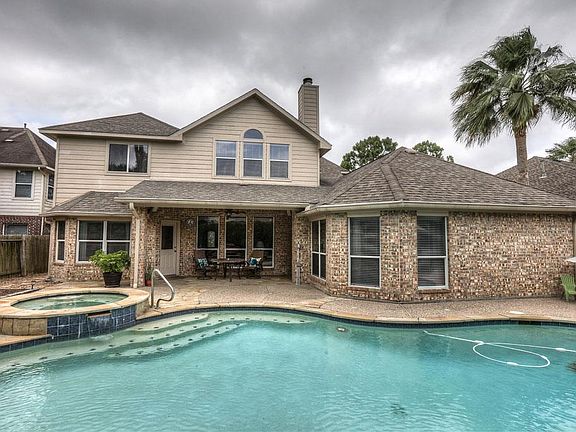 4th image of 204 Mariner Cove Ct
