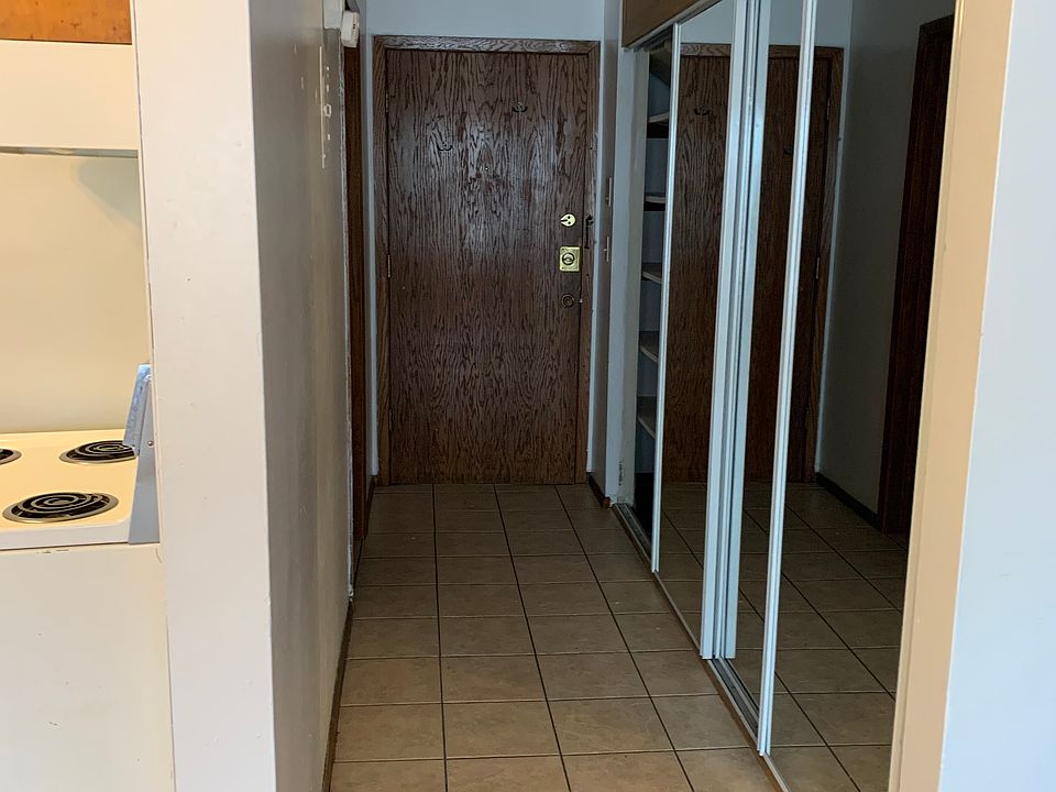 1st image of 912 21st Ave S #318