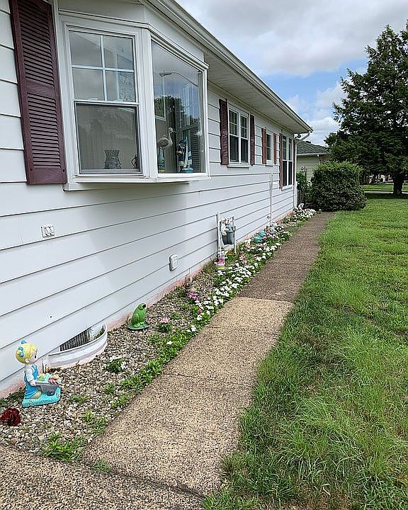 2nd image of 478 Saint Thomas Dr