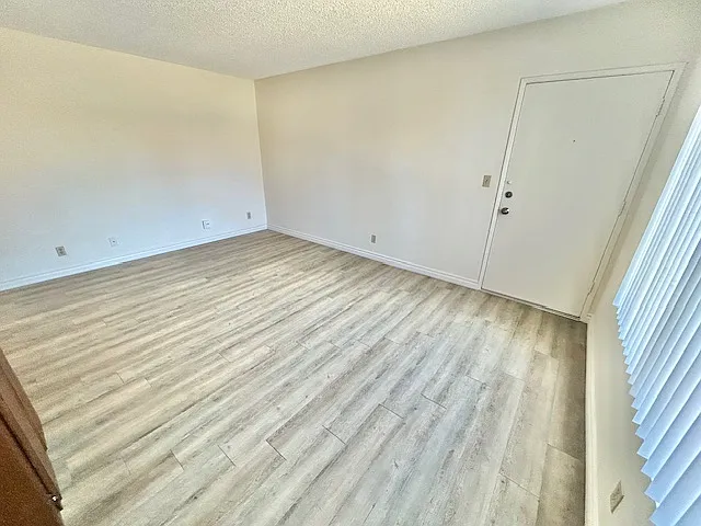 4430 North Ave #8 — Photo 5