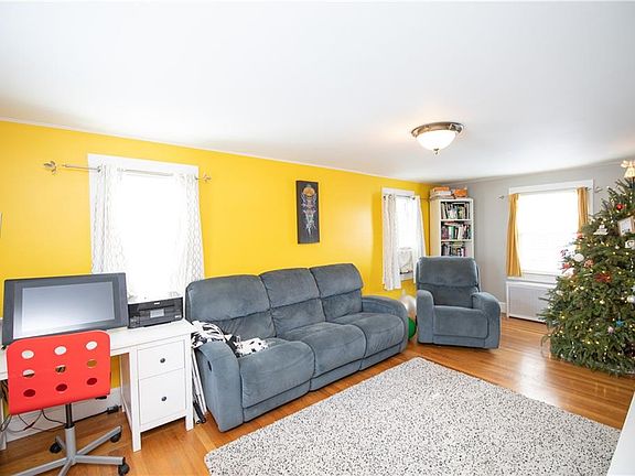 5th image of 114 Preston Dr
