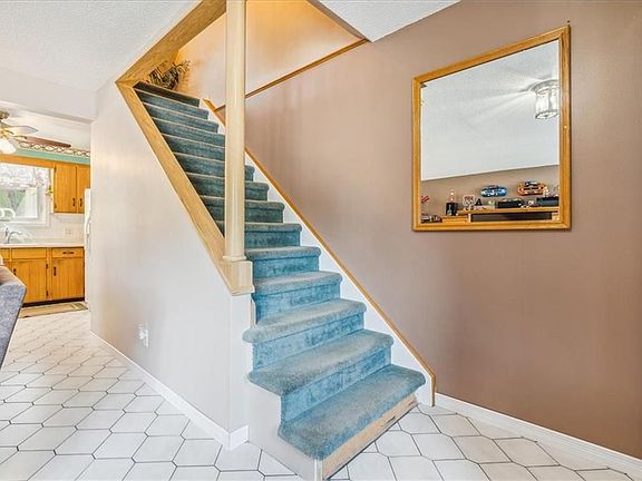 5th image of 35 Birchpark Dr