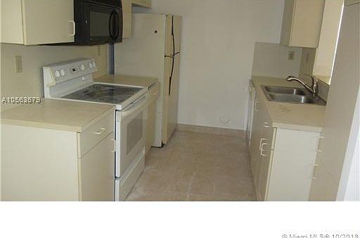 4th image of 9760 NW 47th Ter