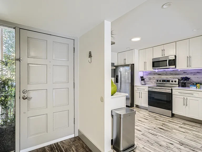 1204 Druid Knoll Dr — Photo 3