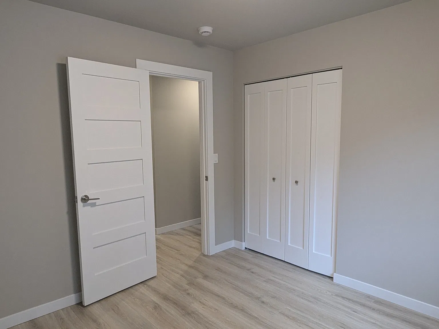 3 bed, 2.5 bath, 2063 sqft, $3,200 — Photo 3