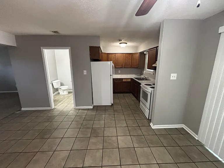 1179 Tatesbrook Dr #A — Photo 3