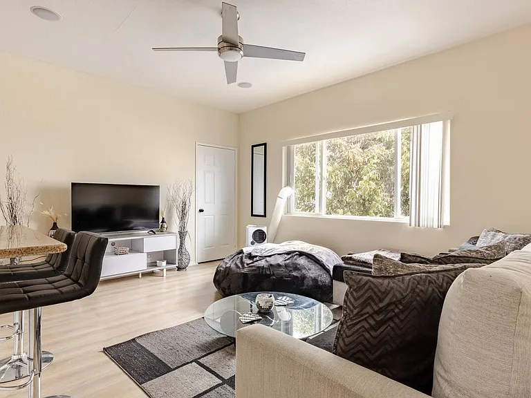 4218 Dalton Ave — Photo 1