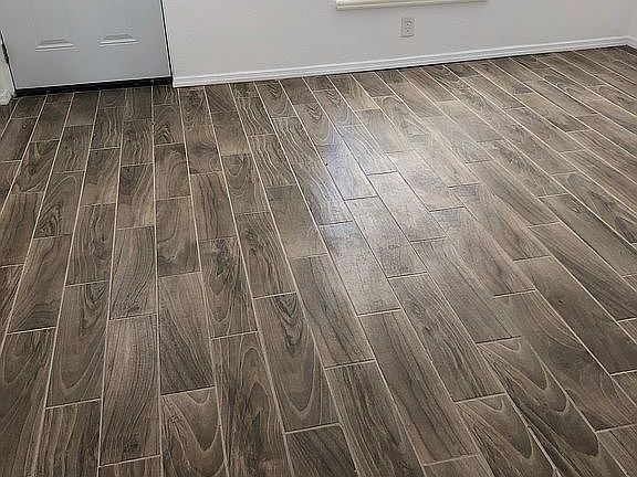 3rd image of 1117 28th St NW