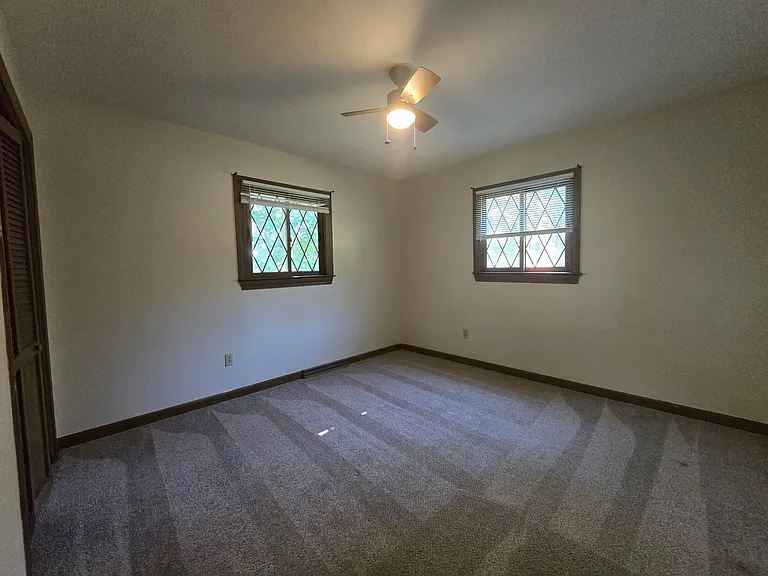 1194 Ingram Dr — Photo 16