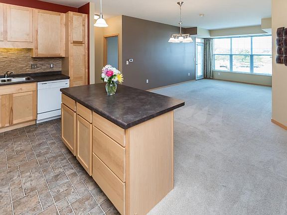 3rd image of 5445 Boone Ave N APT 302