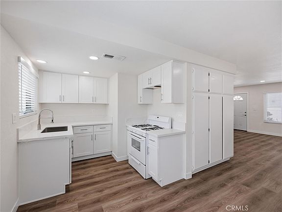 4th image of 104 N Atlantic Blvd #C