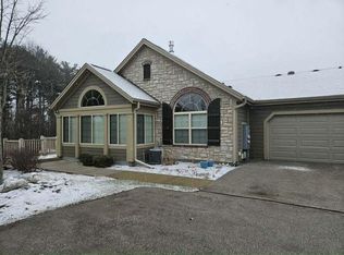 1039 Ann Marie Way, Oconomowoc, WI 53066