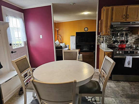 4th image of 18 Jordan Ave