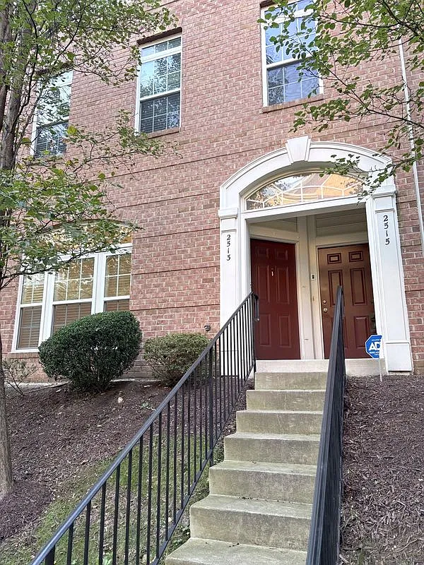 3 bed, 2.5 bath, 1540 sqft, $2,750 — Photo 2