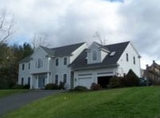 27 Summerfield Rd, Amherst, MA 01002