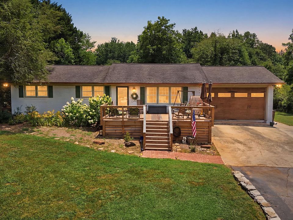 1st image of 125 Windsor Dr