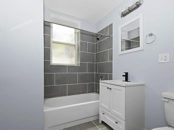4th image of 4328 S Michigan Ave Unit 2