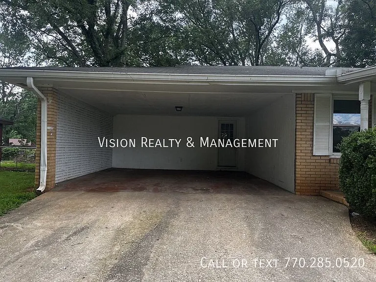 260 Castlegate Cir — Photo 3