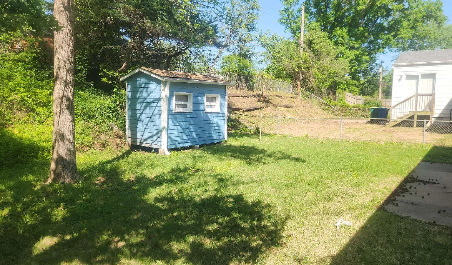 3 bed, 1.0 bath, $1,300 — Photo 3