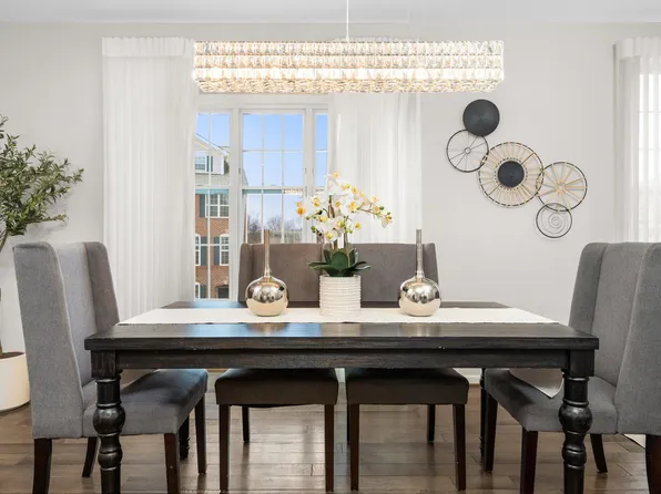 2809 Rathmore Ln, Ann Arbor, MI 48105