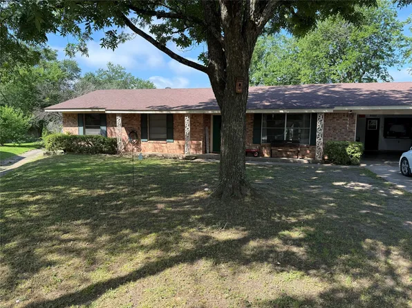 1141 Bowie St, Sulphur Springs, TX 75482