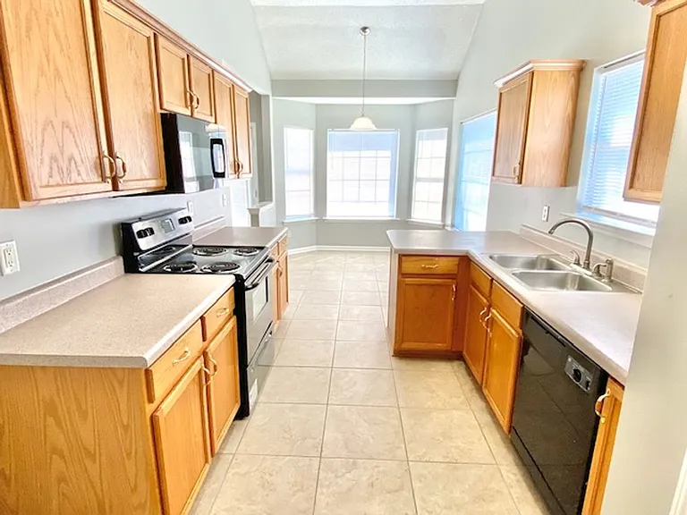 9035 Weeping Cherry Ln — Photo 5