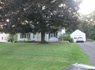 311 Juniper Dr, Schenectady, NY 12306