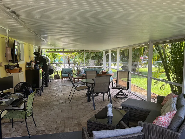 Cherry Dr — Photo 3