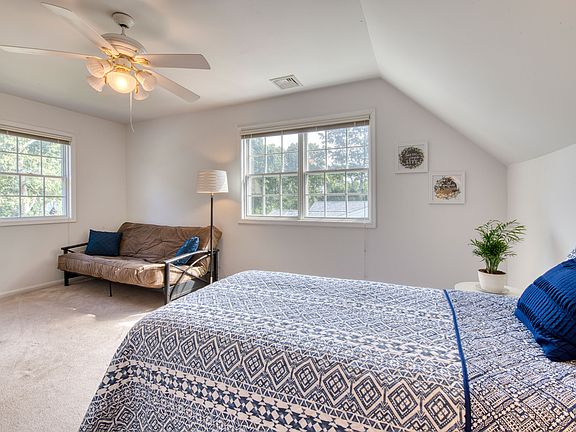 5th image of 12 Chestnut Ln