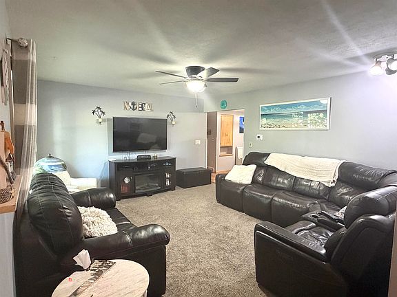 5th image of 701 17th St