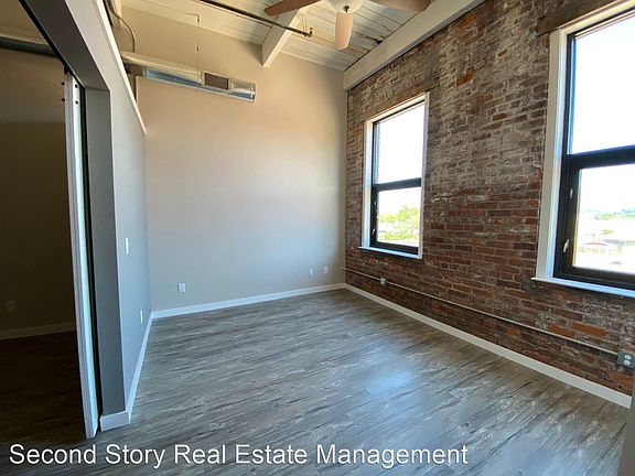 3rd image of 2100 Rossville Ave #208