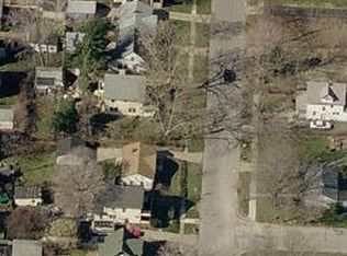 1409 Penhurst Rd, Cleveland, OH 44110