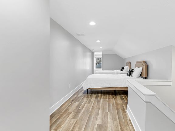 4th image of 568 Kimball Pl #568