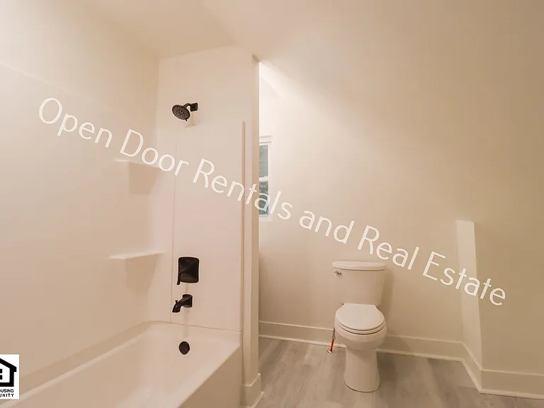 1315 Wall St — Photo 8