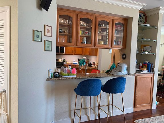 3rd image of 1722 Malcolm Ave APT 401