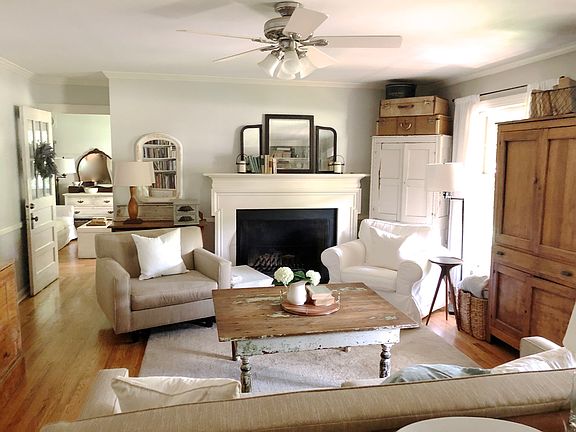 Living Room w/fireplace #1