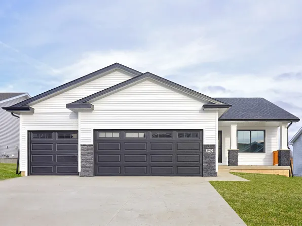 2910 Lund St, Norwalk, IA 50211