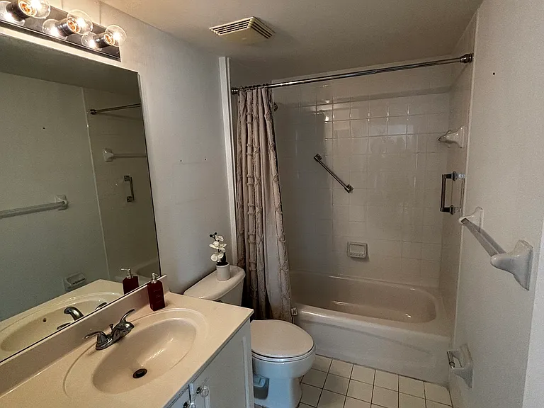 1627 SW 37th Ave #403 — Photo 22