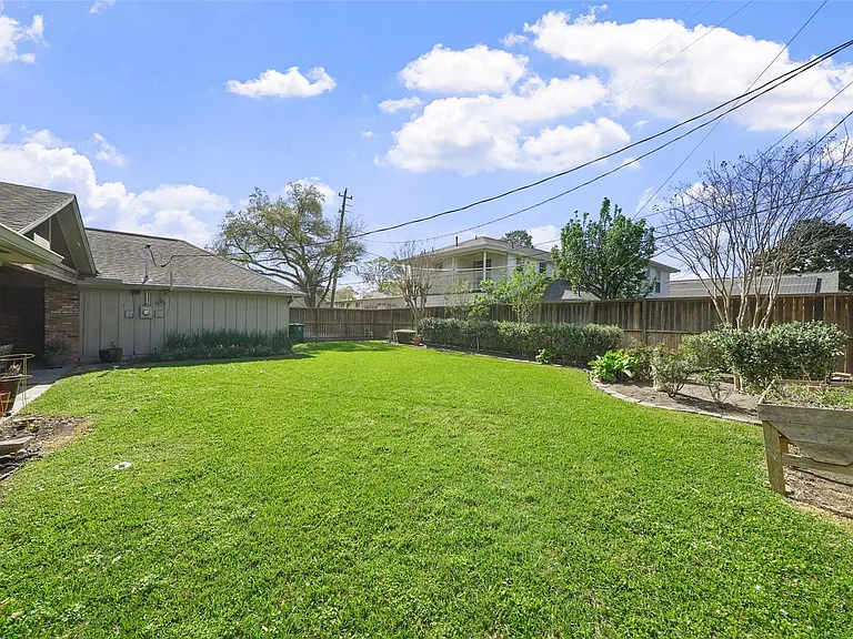 5058 Yarwell Dr — Photo 35